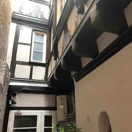 Carpe Diem - Au Pied De La Cathedrale